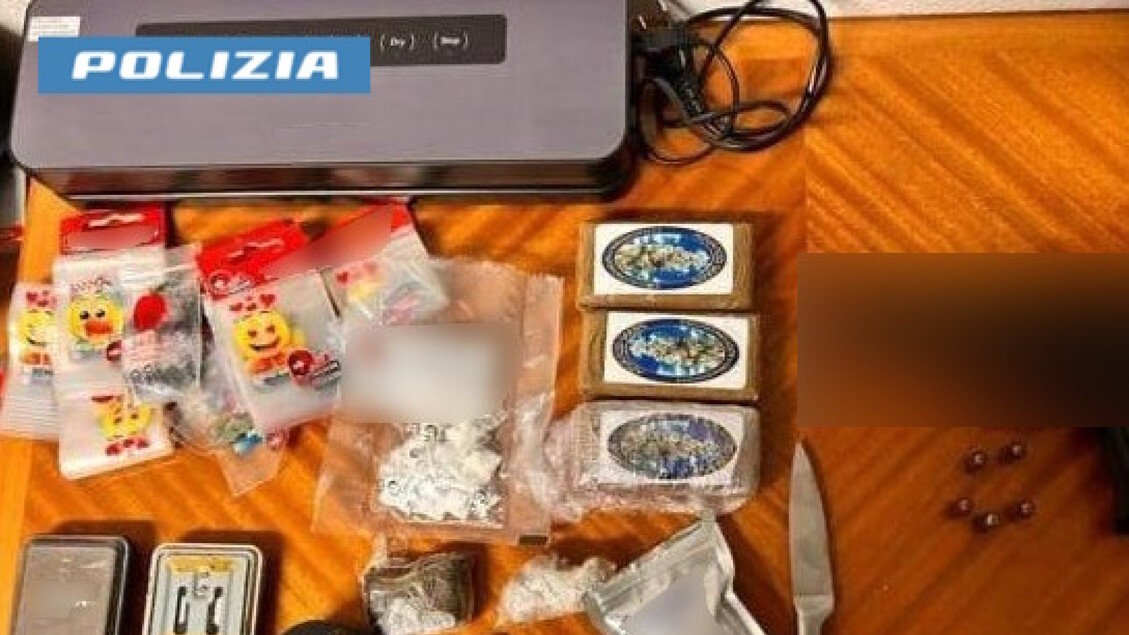 Droga e ordigni in pizzeria, arrestato 24enne nel Milanese