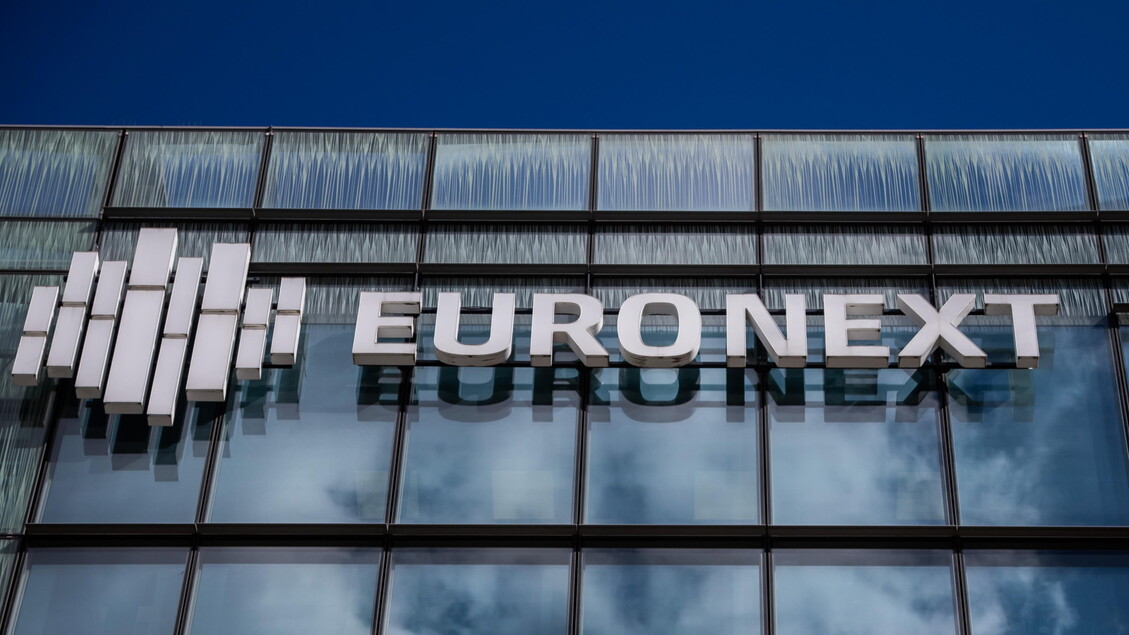 Borsa: Milano tiene grazie a Ferrari, Lottomatica ed Enel