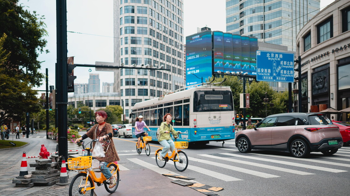 Borsa: Hong Kong positiva, apre a +0,73%