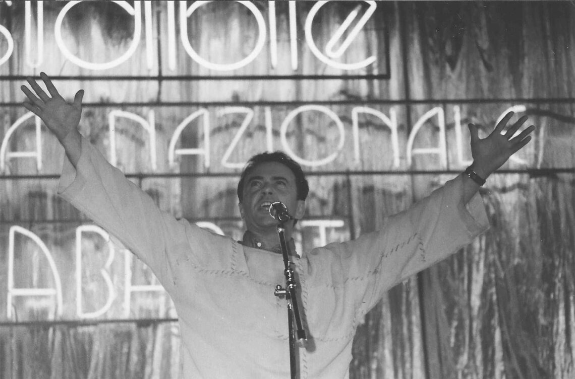 In ‘Io dico’ pensieri e parole di Giorgio Faletti, la moglie: “Era un goloso della vita”