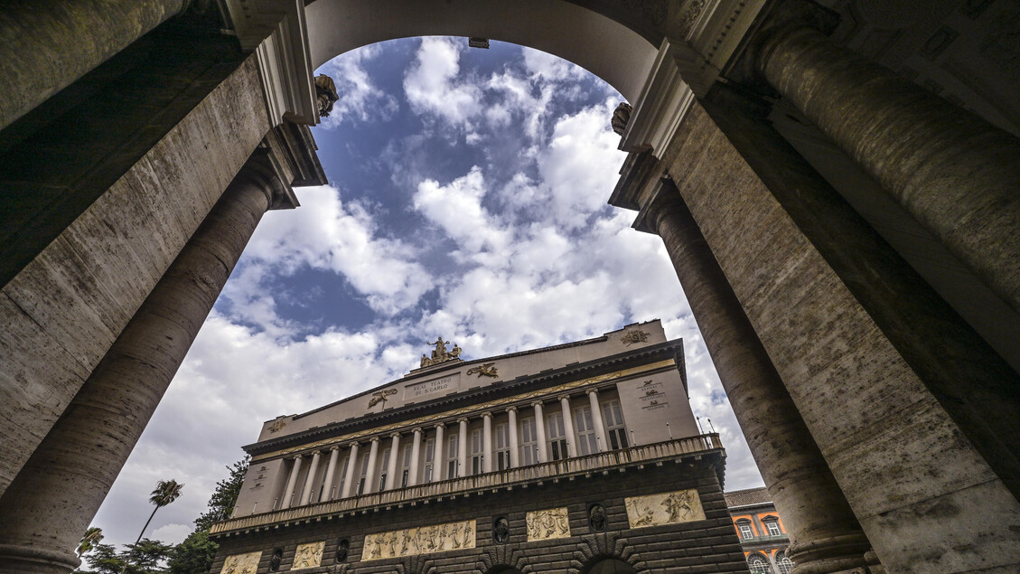 Guardia di Finanza al Teatro San Carlo per acquisire atti su gestione