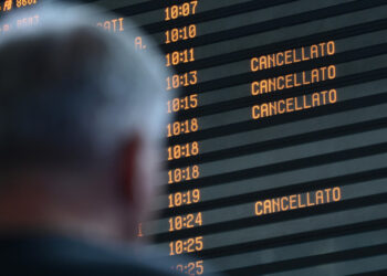 Dai bus ai treni, esclusi gli aerei: chi sciopera venerdì 12 dicembre