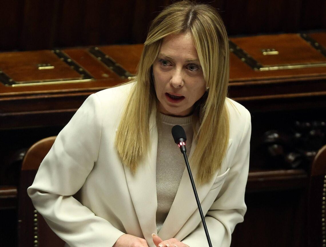 Iran, Meloni: “Governo non è complice”. E fa appello a opposizioni: “Compattiamoci, se non volete ditelo”