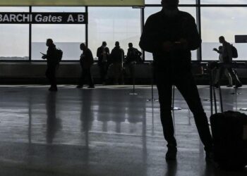 Allarme carburante sui voli, restrizioni in 4 scali italiani