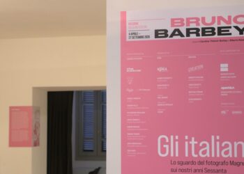 Si apre a Villa Mussolini a Riccione, la mostra ‘Bruno Barbey. Gli italiani’