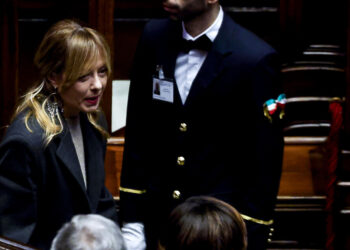 Meloni prepara l’informativa, priorità energia e rilancio del governo
