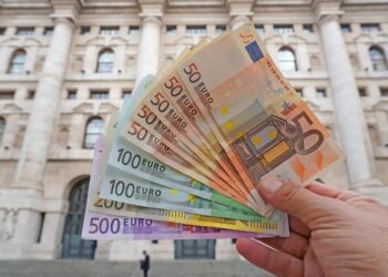 Borsa, l’energia spinge il listino prima di Pasqua: frena il bancario