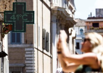 Ondate di calore, non solo crisi ambientale: quanto costa il riscaldamento globale all’Italia