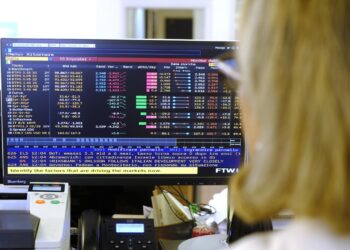 Lo spread tra Btp e Bund chiude a 77,1 punti