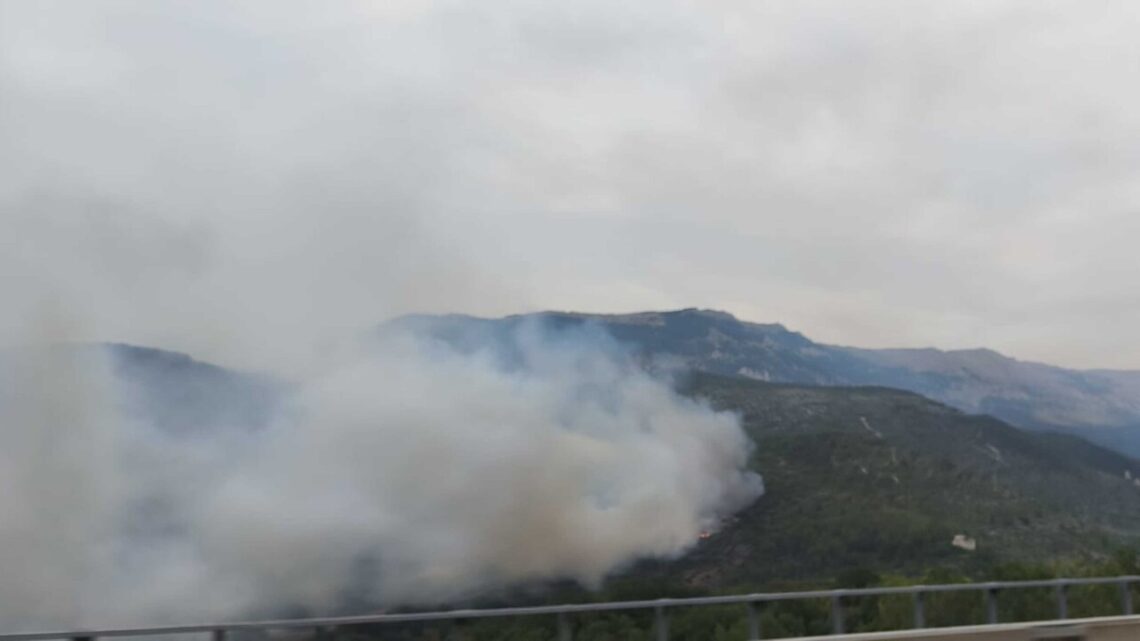 Incendi in Abruzzo, più fronti aperti, allestiti presidi notturni