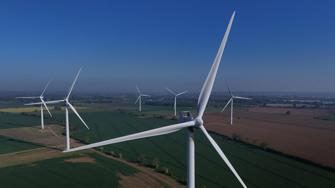 Elettricità futura, ‘4mila progetti rinnovabili pronti ma fermi per burocrazia’