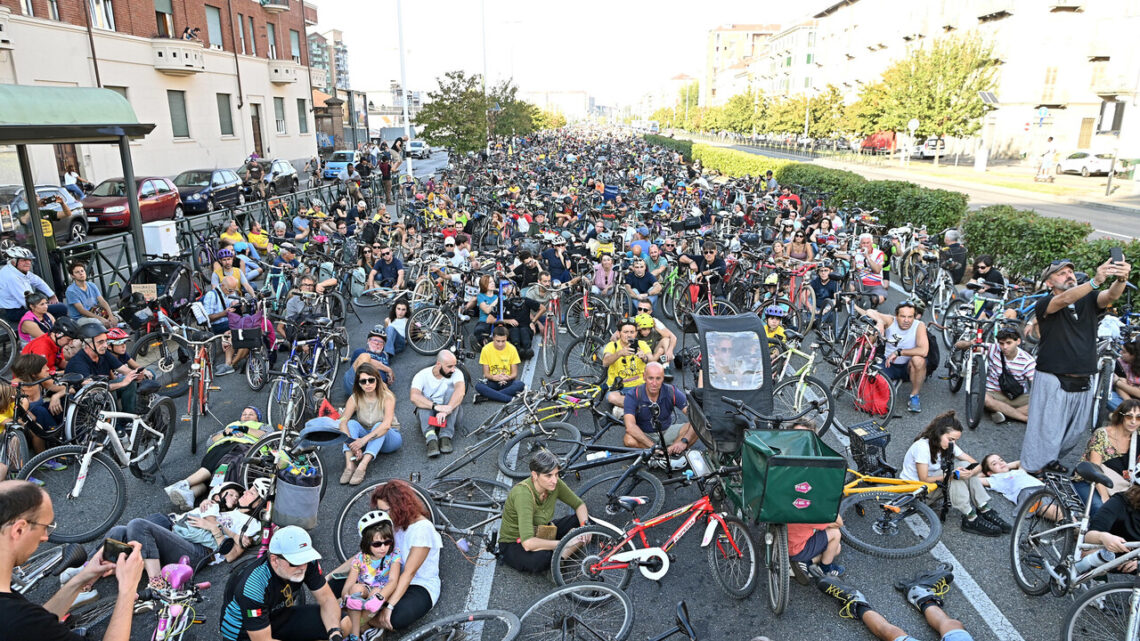 ‘Niente più morti in bicicletta’, il Bike Pride Torino dedicato a Nicolò