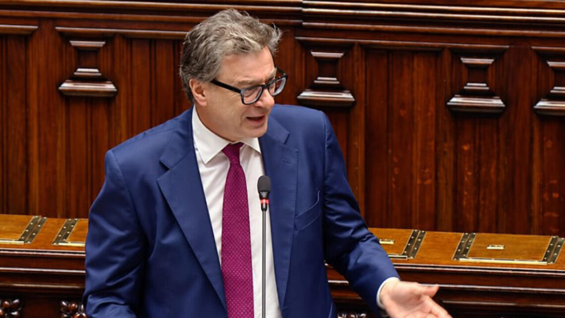 Giorgetti: ‘Il prelievo sulle banche sarà sostenibile, non morirà nessuno’