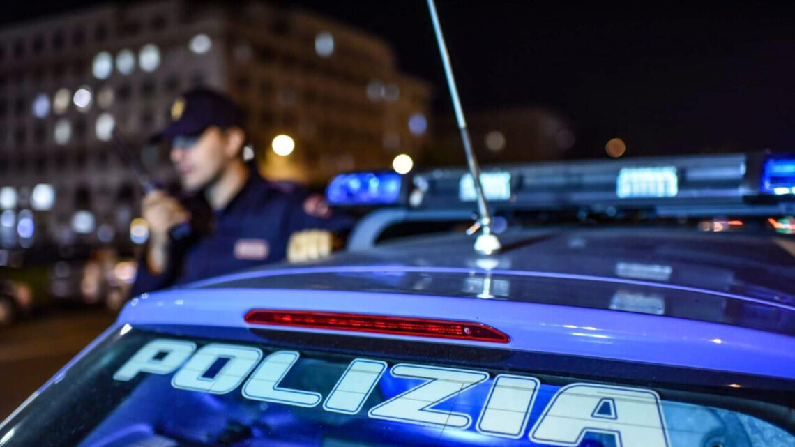 Bloccato dopo inseguimento, ha malore e muore in uffici della polizia