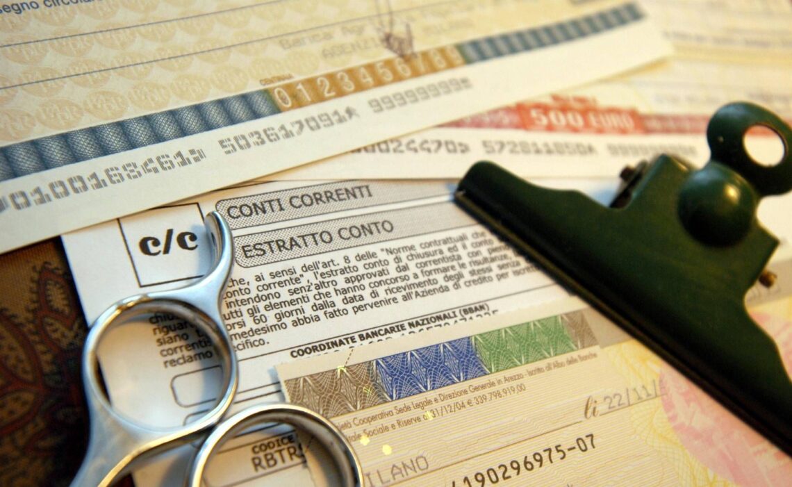 Inflazione: risparmi fermi sul conto corrente, come batterla. Parla l’esperto