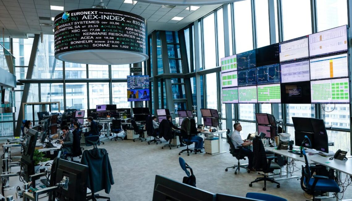 Lo spread risale a 120 punti, rendimenti dei Btp in crescita al 4,70%